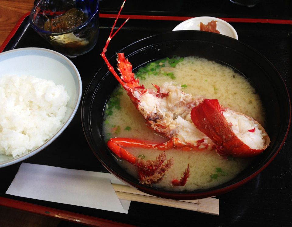 牛タンが織りなす食感の魔法と日本各地に息づくご当地グルメの進化